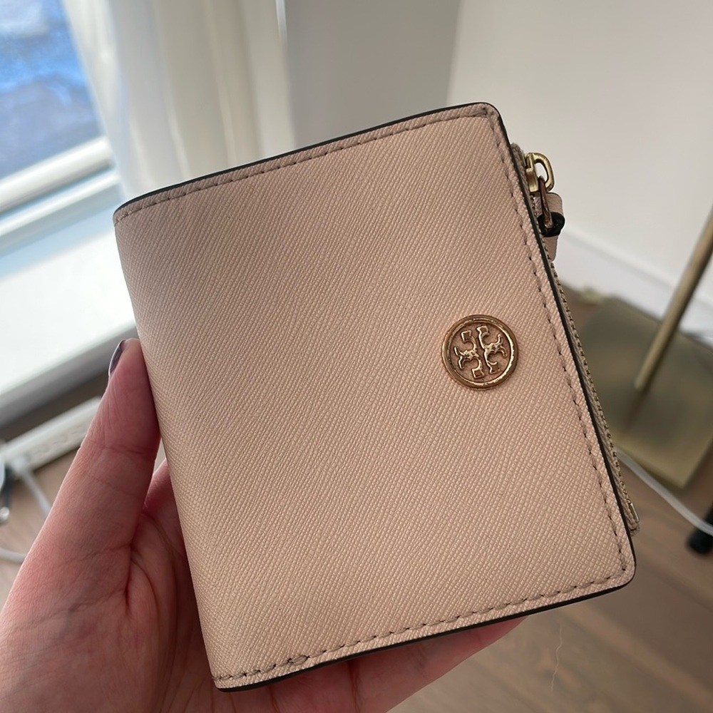 Tory Burch wallet
